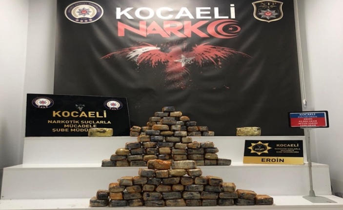 Kocaeli'de durdurulan TIR'ın dorsesinden 45 kilo eroin ele geçirildi