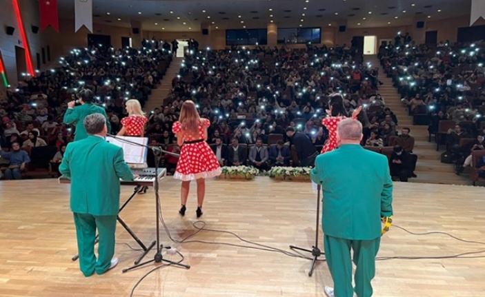 Büyükşehir’den öğrencilere  finaller öncesi moral konseri