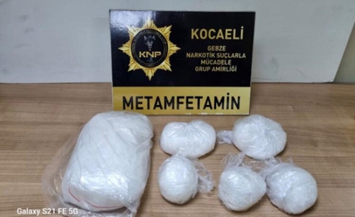 Kocaeli'de durdurulan araçta 1.7 kilo metamfetamin ele geçirildi!