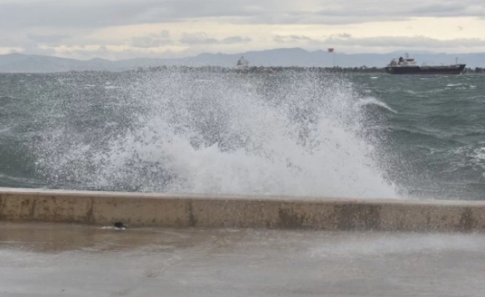 Marmara ve Ege'ye kuvvetli rüzgar uyarısı