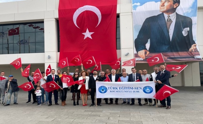 Türk Eğitim-Sen Kocaeli 2 Nolu Şube Cumhuriyeti'nin kuruluşunun 100. yılını kutladı