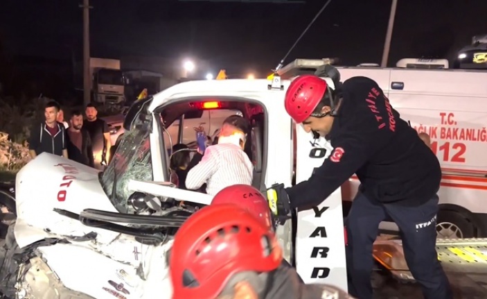 Gebze'de 3 araçlı zincirleme kaza: 2 yaralı