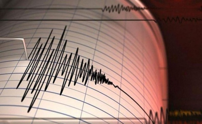 İzmir'de  korkutan deprem