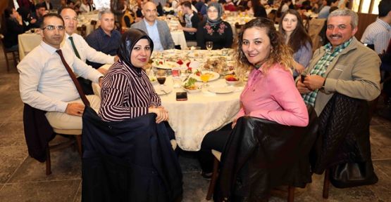 Başkan Karaosmanoğlu, hemşireler ve sağlık çalışanlarıyla buluştu
