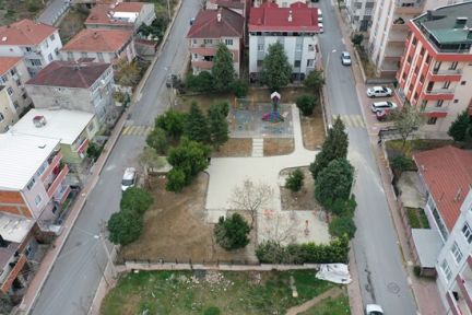 Çayırova’da iki park yenileniyor