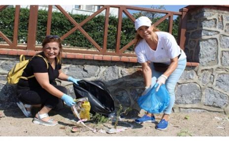 CHP 'den Dünya Çöp Toplama Günü’nde  Darıca’da temizlik