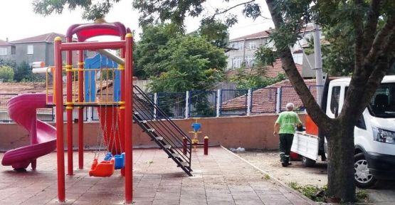  Dilovası Belediyesinden Okul Bahçesine Çocuk Oyun Grubu