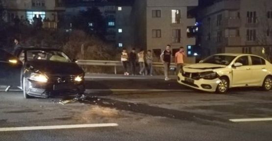 Feribot yolunda kazaı: 2 yaralı