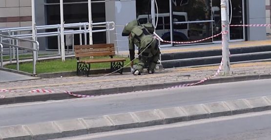 Gebze Belediyesi önünde bomba paniği