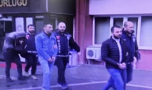 Gebze'de ruhsatsız silah satıcıları yakalandı