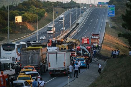  İstanbul Havalimanı yolunda trafik kazası