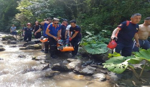  Kanyonda düşerek yaralanan kişiyi AFAD ekipleri kurtardı