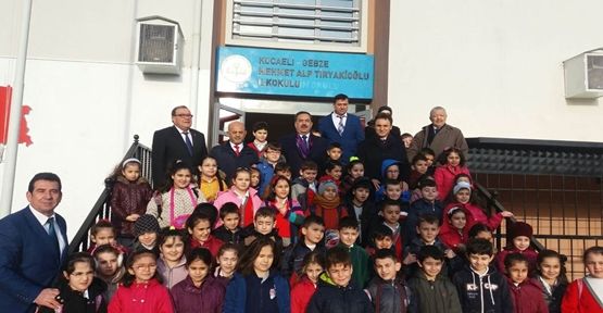  Kaymakam Güler, Mehmet Alp Tiryakioğlu İlkokulundaydı
