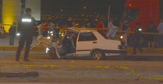  Kocaeli'de otomobiller çarpıştı: 2 ölü, 3 yaralı
