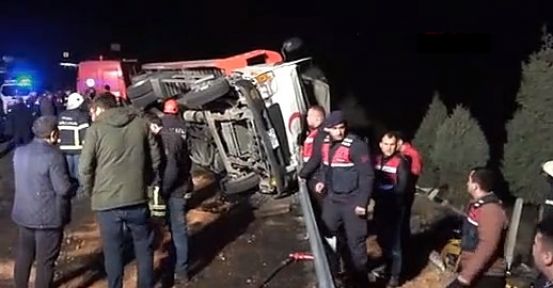 Körfez'de feci kaza :2 ölü 6 yaralı