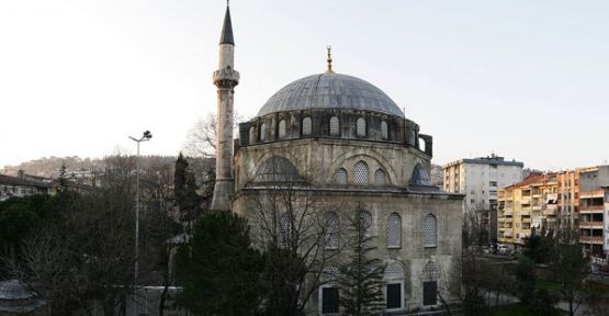 Tarihi Yeni Cuma Camii kapanıyor