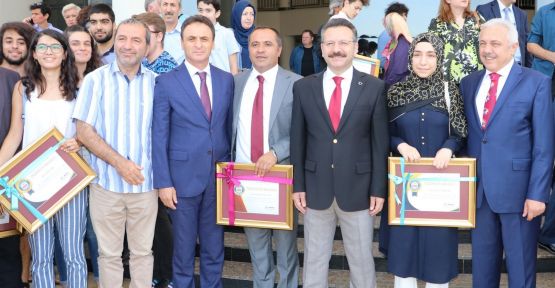 Vali Aksoy'dan Gebze Anibal Anadolu Lisesi'ne Teşekkür Belgesi