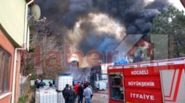 Gebze'de bulunan bir boya üretim tesiste yangın çıktı
