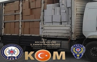 Kocaeli'de 2 milyon 420 bin adet kaçak makaron...