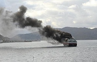 İtalya bandıralı yolcu gemisi alev alev yandı