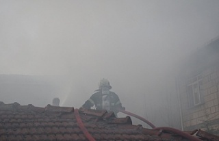 Gebze'de bir binada çıkan yangında 3 kişi...