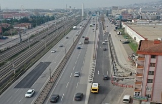 D-100 yan yolda trafik akışı İstanbul yönünde...