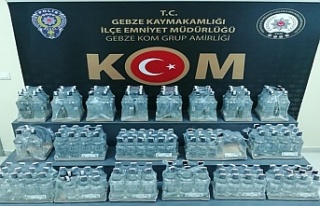 Kocaeli'de 171 şişe sahte alkol ele geçirildi:...