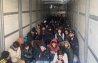 TIR'ın dorsesinden 95 kaçak göçmen çıktı
