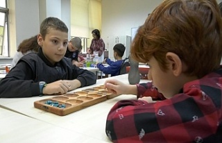 İşitme engelli çocuklara ‘Akıl Oyunları’...