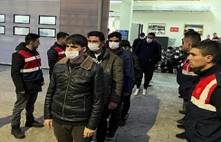 Kocaeli'de 11 kaçak göçmen sınır dışı...