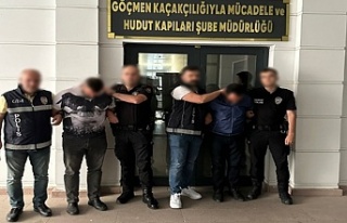13 kaçak göçmen yakalandı, 2 şüpheli tutuklandı