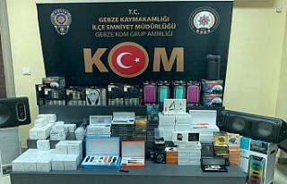 Kocaeli'de cep telefonu kaçakçılarına operasyon