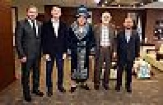 Başkan Karaosmanoğlu, Kazak Çapanı giydi