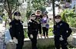 Çayırova’da Polisler çocukların gönlüne dokundu...