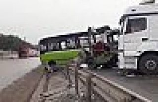 Gebze'de Halk otobüsü ile TIR çarpıştı :1 ölü...