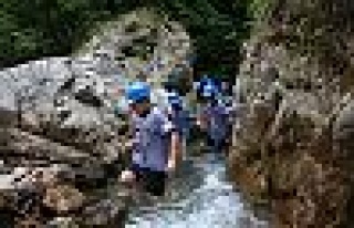 İzciler Serindere kanyonunu keşfetti