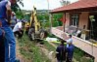 Kocaeli'de devrilen traktörün sürücüsü öldü
