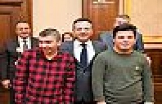 Özel Öğrenciler Vali Aksoy'u Ziyaret Etti