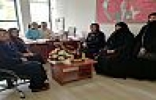 Saadet Gebze Kadın Kolları okullara fidan dağıttı
