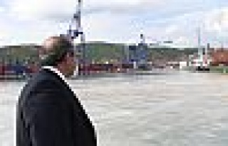 Vali Seddar Yavuz liman bölgelerindeki müsilajı...