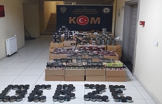 Çayırova'da durdurulan minibüste yaklaşık 2 ton kaçak nargile tütünü ele geçirildi
