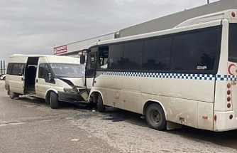Kocaeli'de iki işçi servisi kafa kafaya çarpıştı: 6 yaralı