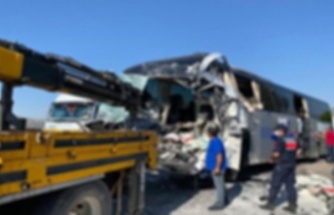 Kocaeli'de Feci Kaza: Otobüs ve Tır Çarpıştı, 13 Yaralı Var!