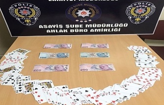 Kocaeli'de kahvehanede kumar oynayan 3 kişi yakalandı