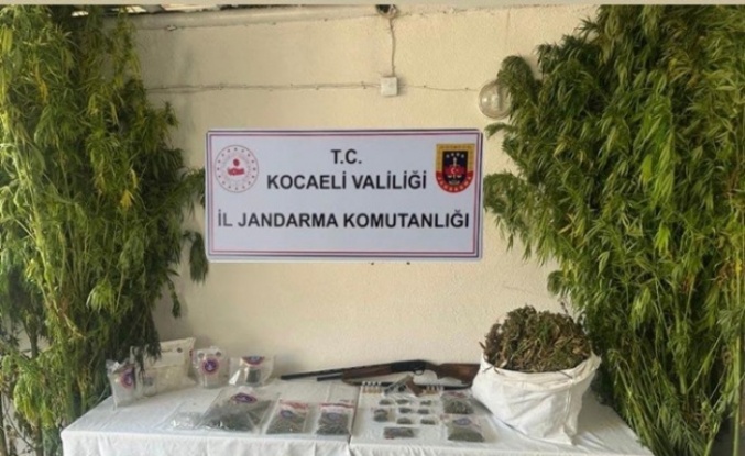 Kocaeli'de 3 ilçede uyuşturucu tacirlerine operasyon